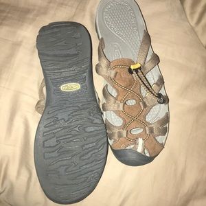 Keen whisper slide sandals waterproof outdoor EUC